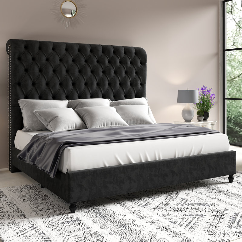 Jampier Black Upholstered Sleigh Bed