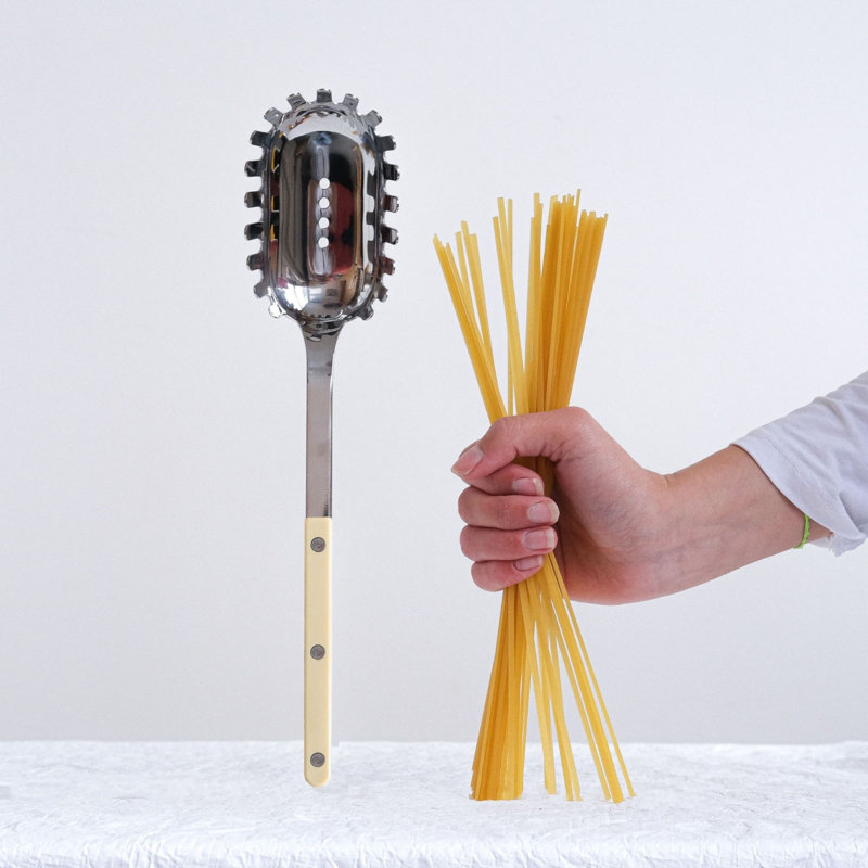 Bistrot Solid Pasta Scoop, Ivory