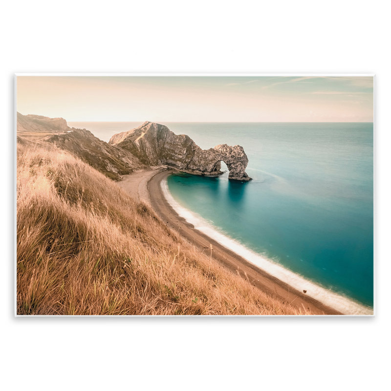 "Beach with Arched Cove", art mural par Nataly White, H 13 po x l 19 po