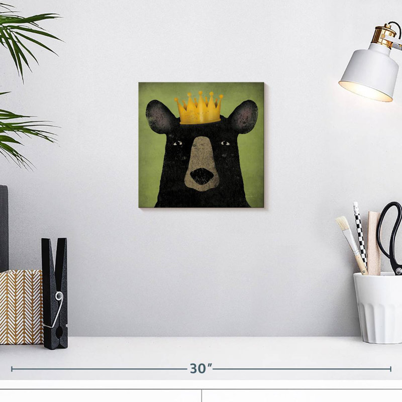 Brampt l'ours noir avec couronne