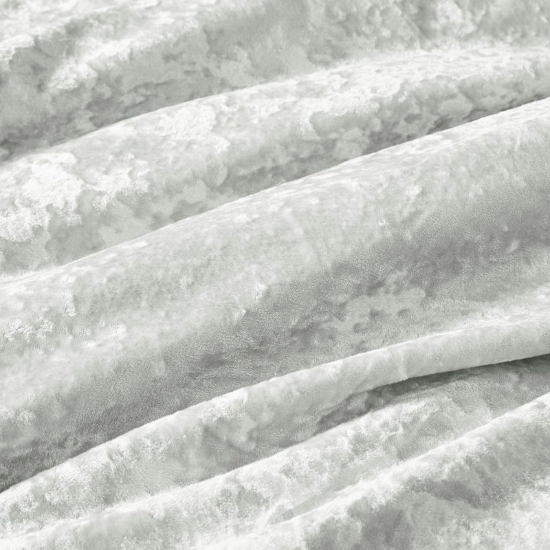 Édredon gris avec velours écrasé lisse et texture pour lit double / grand avec chaleur délicate