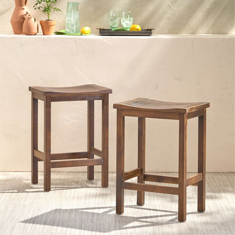 Tabouret de bar d'extérieur à hauteur de comptoir en bois d'acacia, ensemble de 2, finition brun acajou