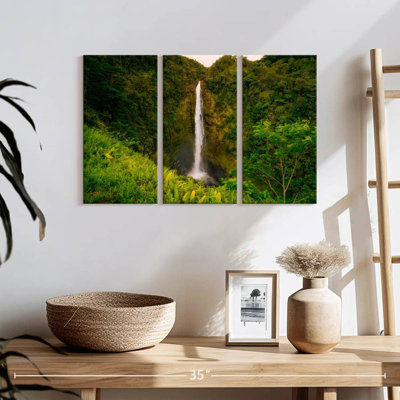 Akaka Waterfall Landscape