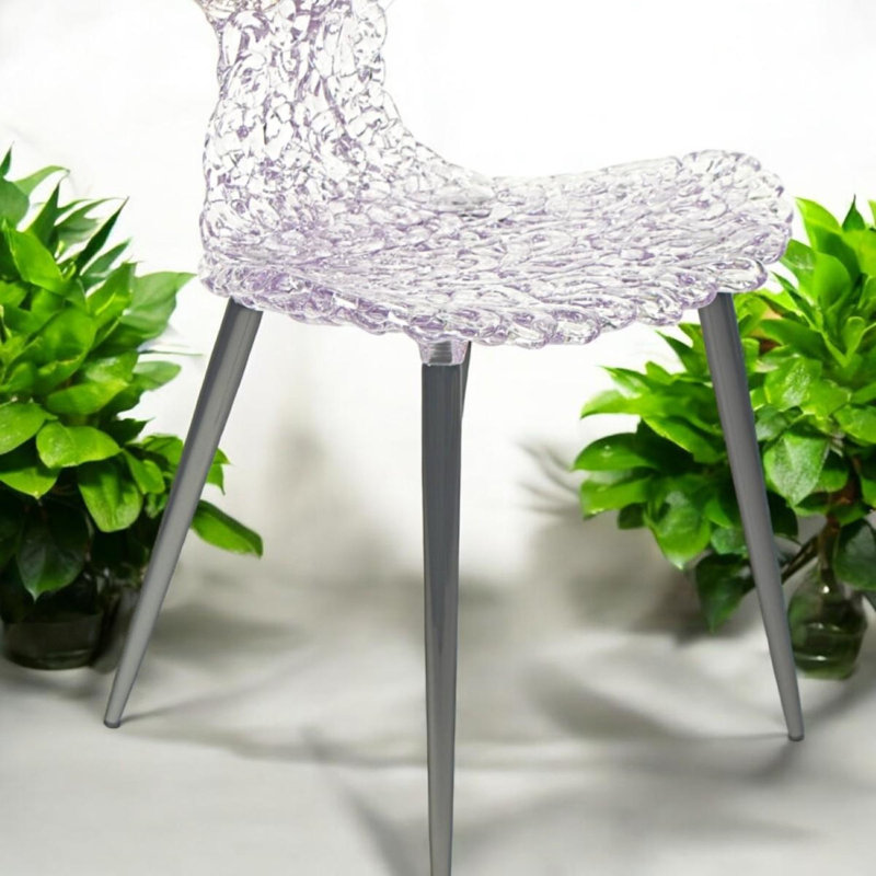Innovative Chair – Fluid Design With Lighting Reflections And Bold Color Options