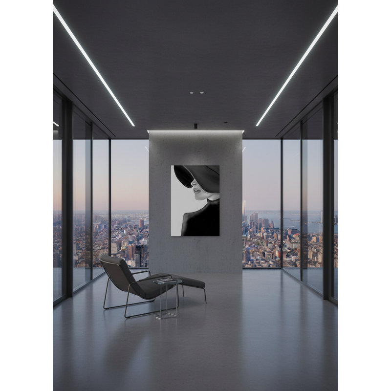 «Veiled Silence», art mural sur toile encadré par Kasian Art Studio - cadre blanc, Blanc