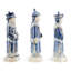 Ensemble de trois figurines mandarines bleues et blanches en porcelaine-121598881