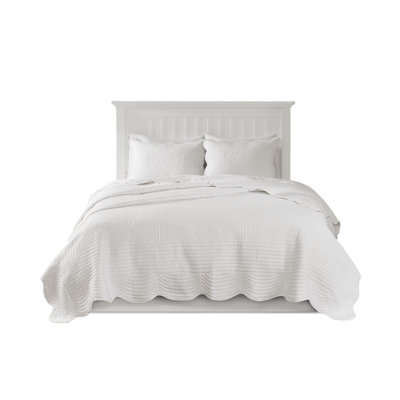 3 Piece Reversible Scalloped Edge Quilt Set - White Full/Queen Size, Microfiber Lightweight Cottage Style Bedding with Matching Shams