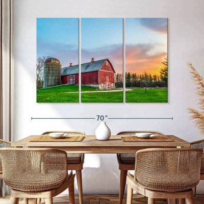 Lilie Red Wood Barn