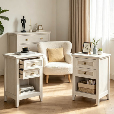 Ensemble de 2 tables de chevet Boho Rattan avec tiroir et tablette ouverte, tables de chevet de 27 po de hauteur blanc grisâtre pour les petits espaces