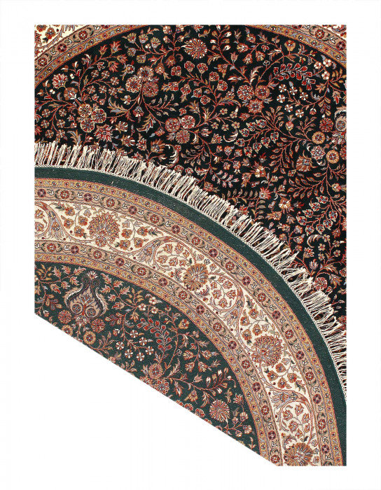 Fine Hand Knotted round Agra 8'2'' X 8'2''