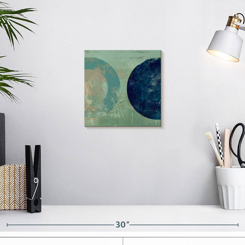 Avery Odeon, 10" H x 10" W