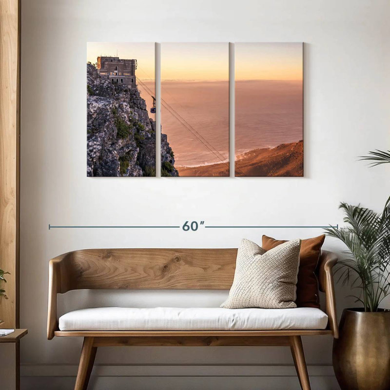 Nicci Table Mountain Cable Car, 28" H x 45" W