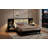 Structure de lit grand format en rotin et bois avec 2 tables de chevet et lampes-874614863