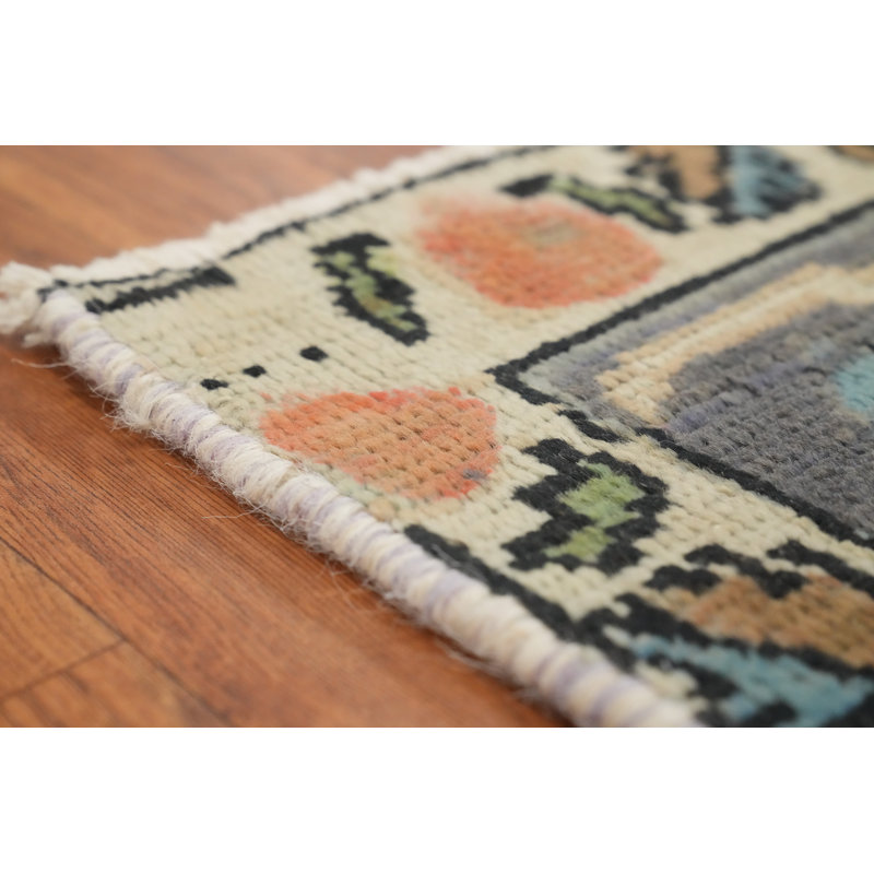 Tapis traditionnel élégant 6 x 10 avec médaillon orné complexe