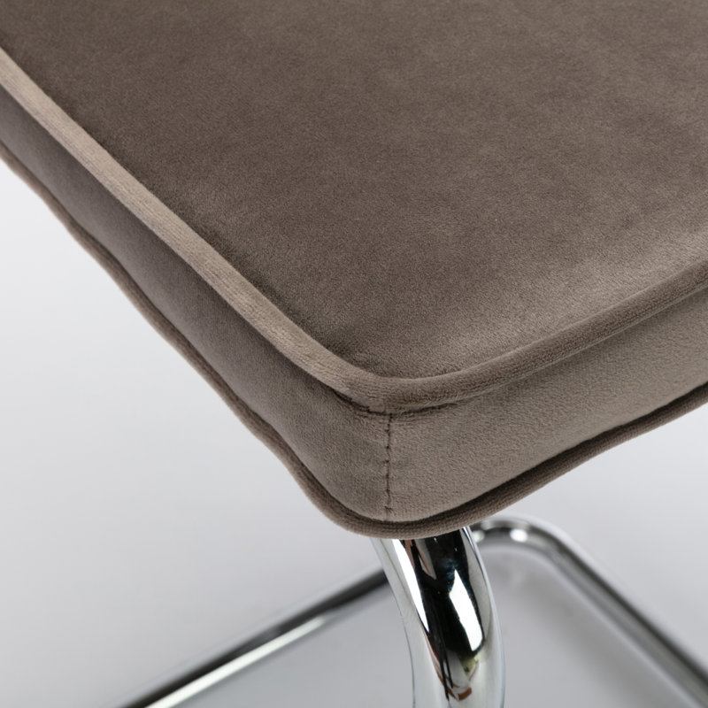 Tabouret de bar et de comptoir en velours Walsh, Velours gris platine, Tabouret de comptoir (siège d’une hauteur de 24