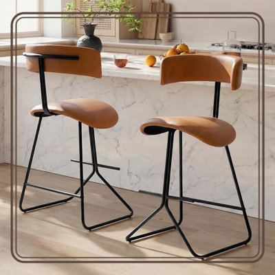 Ensemble de 2 tabourets de bar hauteur comptoir, assise de 66 cm, revêtus de similicuir avec dossier et repose-pieds, pieds en métal robustes, pour îlot de cuisine/bar à domicile - Marron