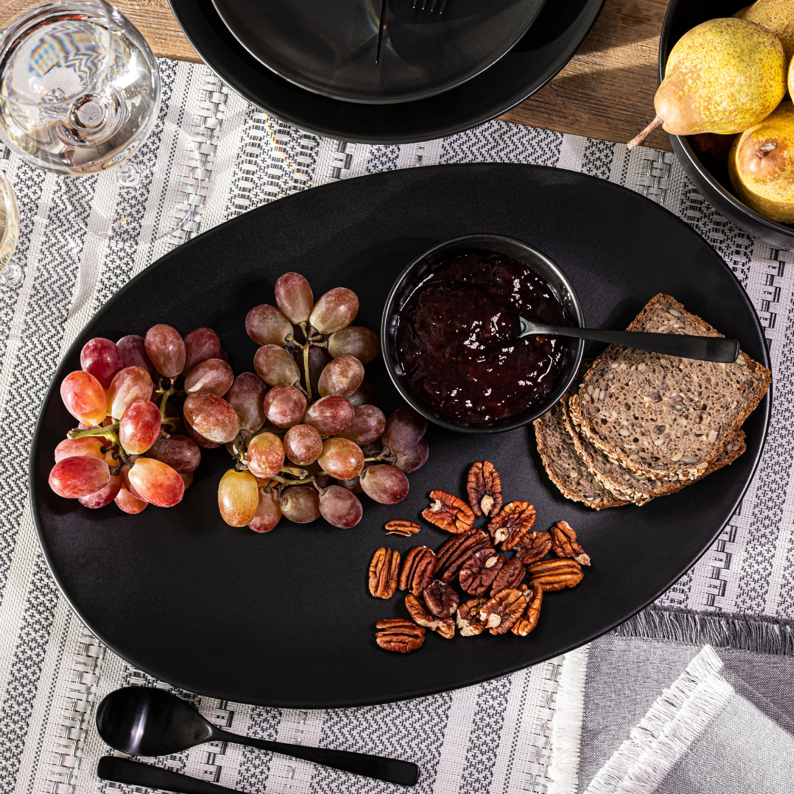 Coupe Oval Platter, Black
