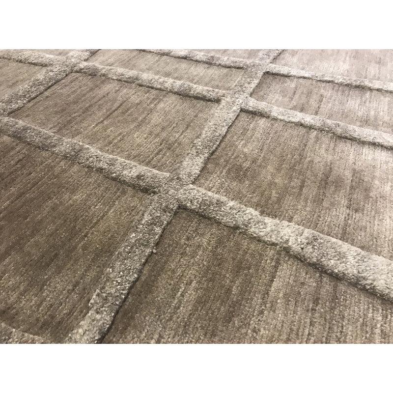 Hand-Knotted High-Quality Gray Area Rug