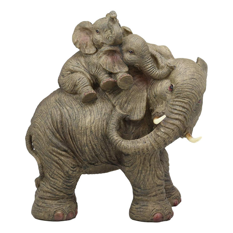 Père et figurine d’éléphant sauvage Kerio