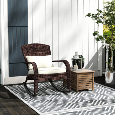Article à bascule crème blanc avec dossier haut, coussin de siège et coussin pour une utilisation en plein air