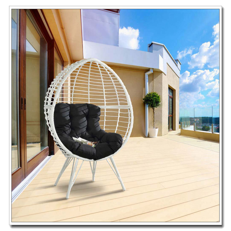Chaise longue en tissu et osier avec siège confortable