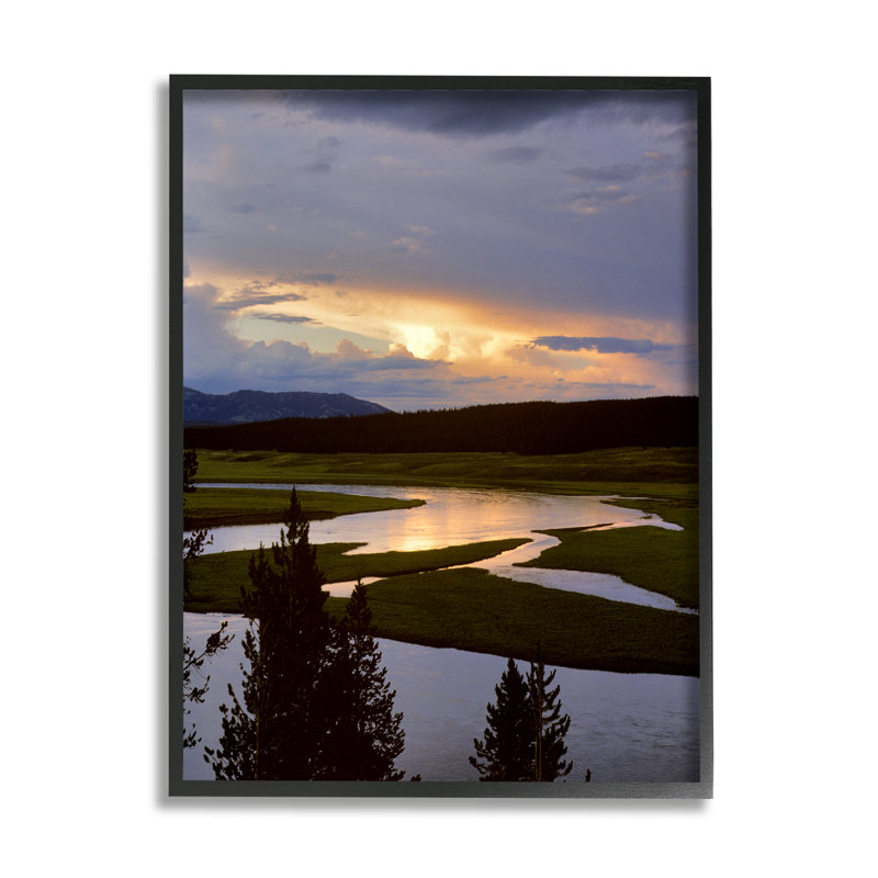«River Overhead Clouds Landscape» encadré sur bois par Dennis Frates, photographie, Giclée encadrée noir minuit