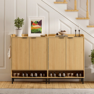 Grande armoire à chaussures avec portes