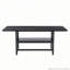 Une table de salle à manger de 71 x 35,4 pouces avec un plateau habilement assemblé par quatre panneaux de fibres à densité moyenne noirs texturés. Il y a une plateforme de rangement de 43,3 x 19,7 sous le bureau. Très approprié pour les réunions de famille-129390091
