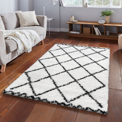 Tapis géométrique tissé à plat en polypropylène blanc / gris Haylee