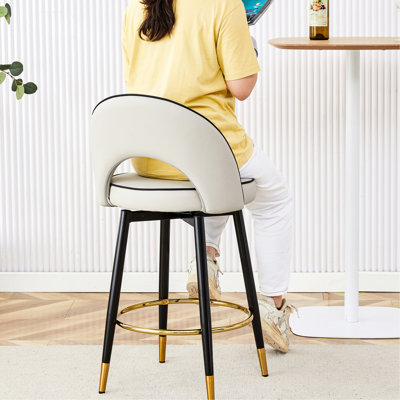De 2 tabourets de bar rotatifs à 360 ° - rembourrés d'unité centrale avec des pieds en métal solides convenant à la salle à manger, à la cuisine, à la terrasse et au bureau, ils ajoutent du style à toute paire de chaises pivotantes.