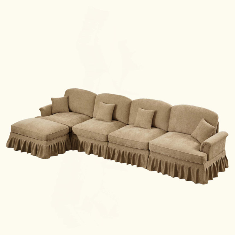 Canapé modulaire classique à trois places en forme de L avec accoudoirs évasés et volants amovibles, jupes plissées et pieds fuselés, canapé à quatre places en chenille confortable avec repose-pieds mobile