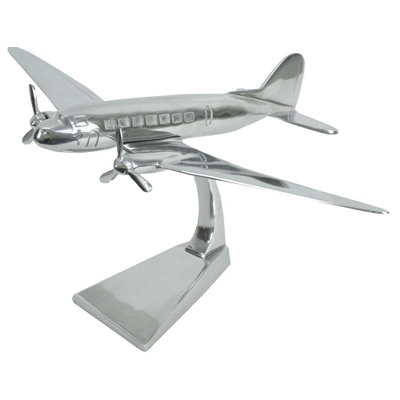 Chemaine Transportation Statue