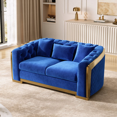 Canapé moderne deux places de 165 cm (65 po) avec dossier capitonné et garniture métallique