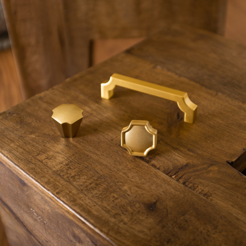 Monarch Collection Knob - 1-1/4" x 1-1/4 " Cabinet Knob - Transitional Hardware for Drawers & Cabinets, Brushed Golden Brass