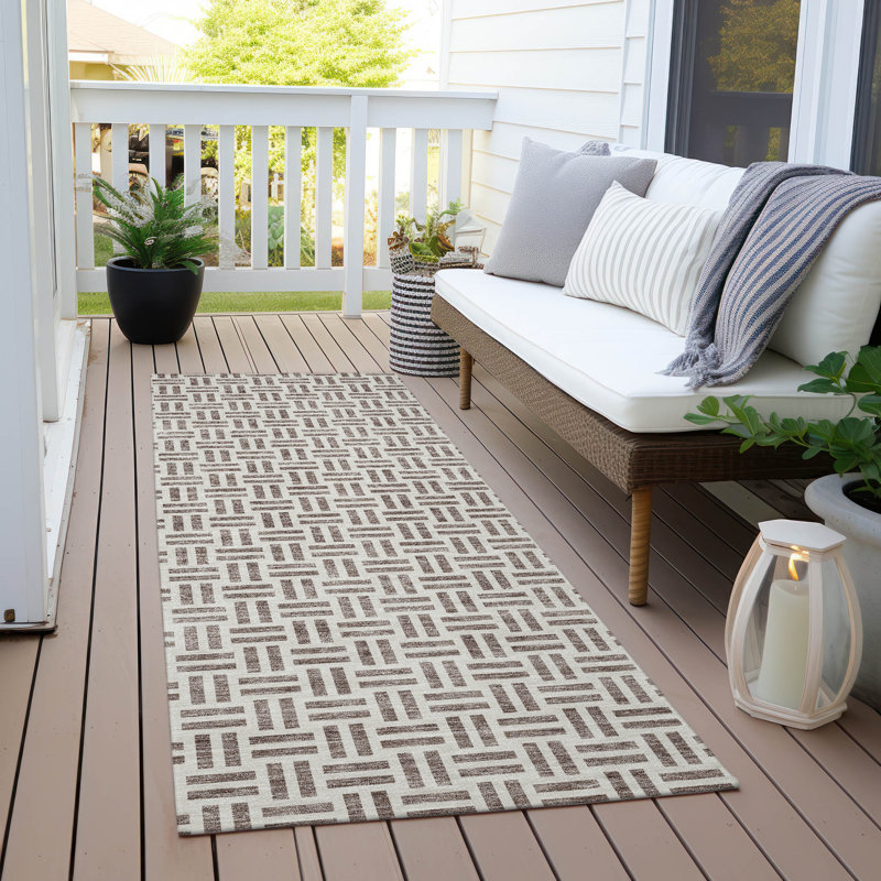 Aquaisha Geometric Indoor Rug, Runner 2'3" x 7'6"