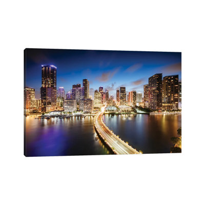 «Miami Skyline at Night I» par Matteo Colombo - impression sur toile tendue