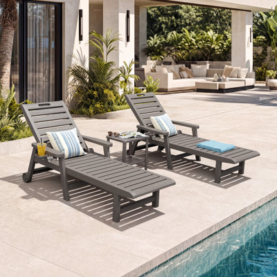 Ensemble de chaises longues en PEHD de 2 - dossier inclinable réglable à 5 positions avec roues et porte-gobelet, chaises de piscine d'extérieur résistantes aux intempéries