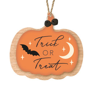 Pumpkin Trick or Treat Hanger