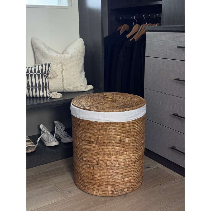 La Jolla Round Clothes Hamper & Laundry Basket with  Liner and Lid, 1 Solid Load, Brown
