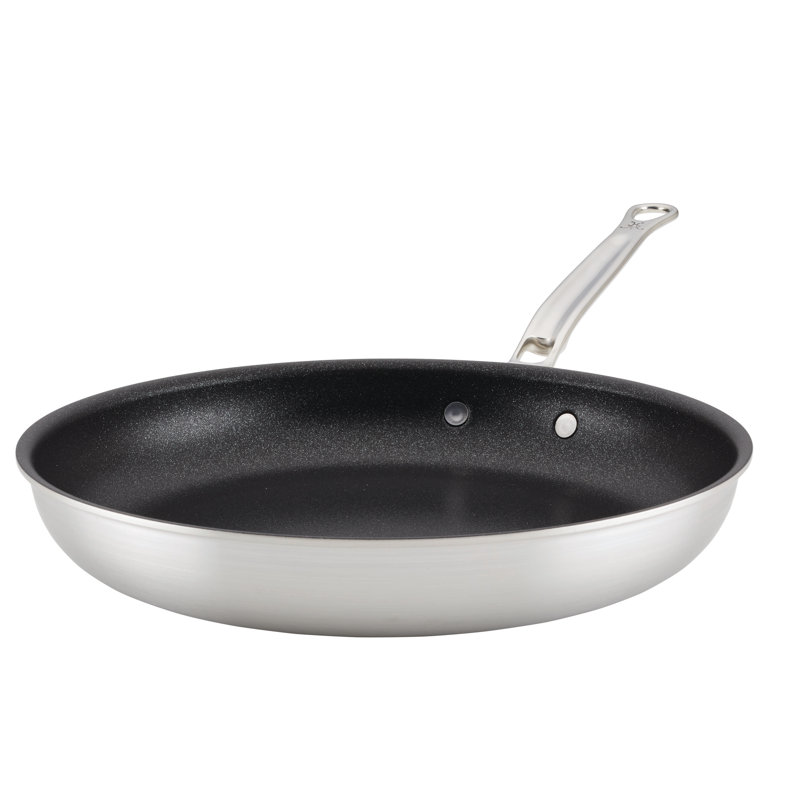 Poêle à sauter antiadhésive 12,5 po Titum Insignia, 12.5" W