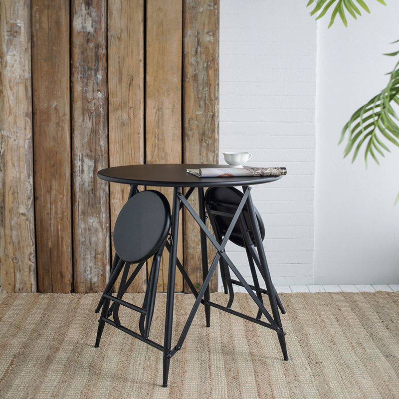 Table d'appoint et deux sièges