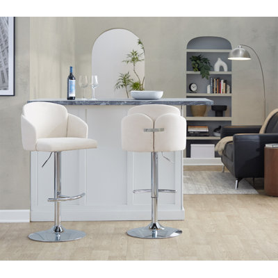 Tabouret de bar réglable en métal chromé et tissu crème avec accents en métal chromé et repose-pieds rond en métal - ensemble de 2