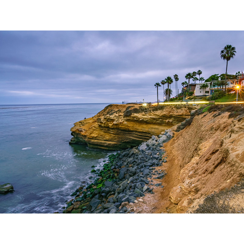 Coucher de soleil sombre à Ocean Beach, San Diego par Brian Mc Clean - photographie, Toile avec cadre noir, 24" H x 32" W
