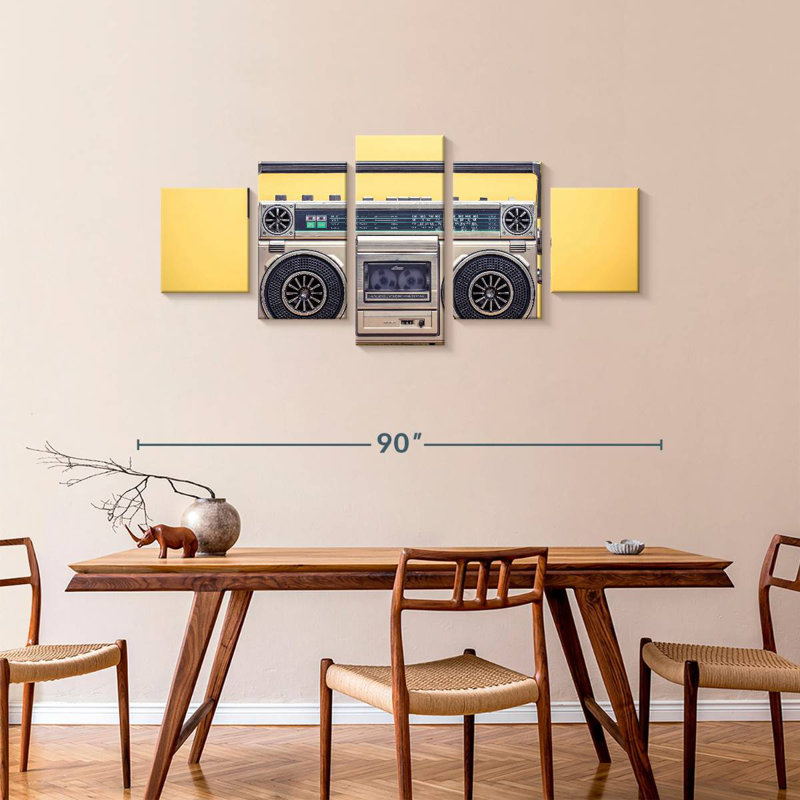Boombox, H 36 po x l 80 po