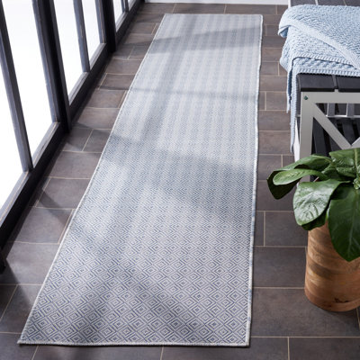 Fairlaine Performance Geometric Indoor/Outdoor Area Rug
