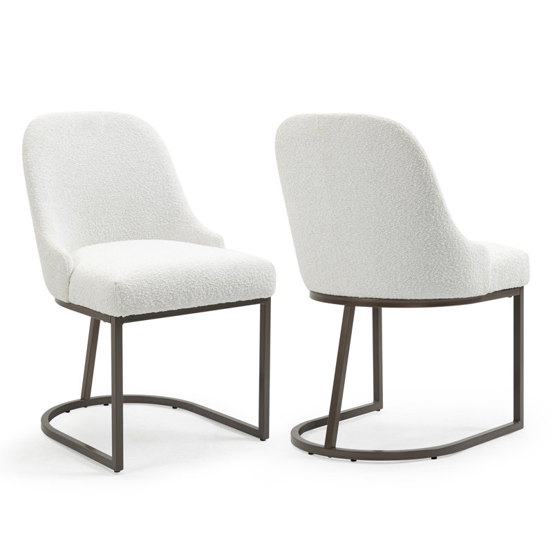 Chaise d'appoint en tissu à dossier complet en blanc