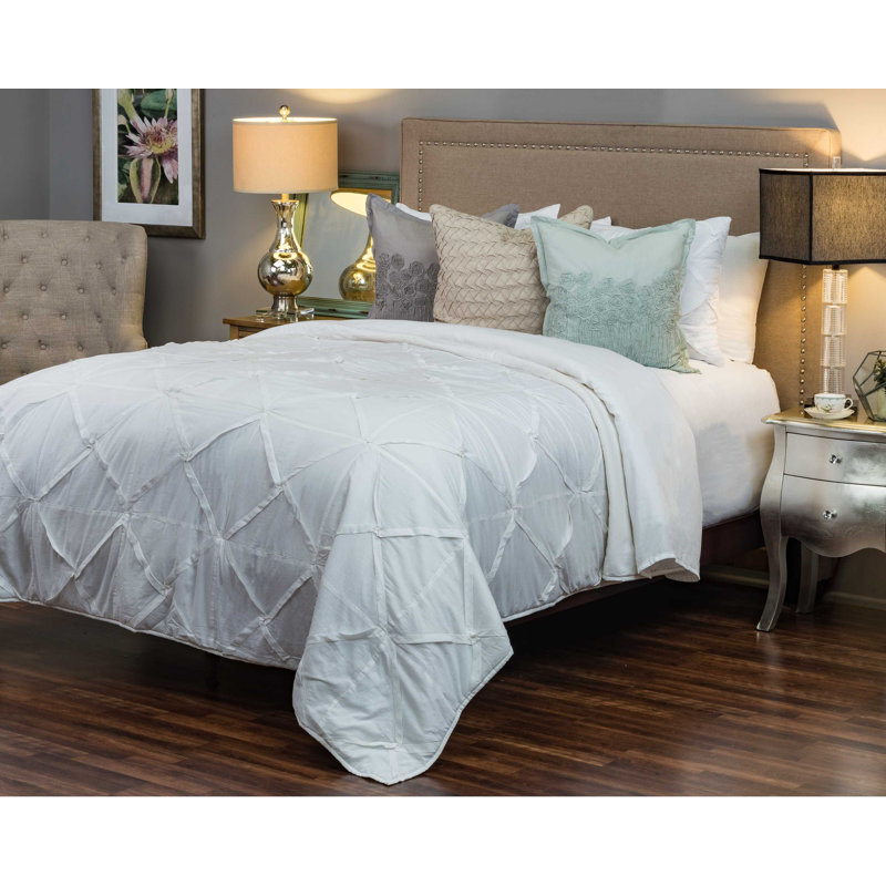 Carrington Traditional Quilt, Twin