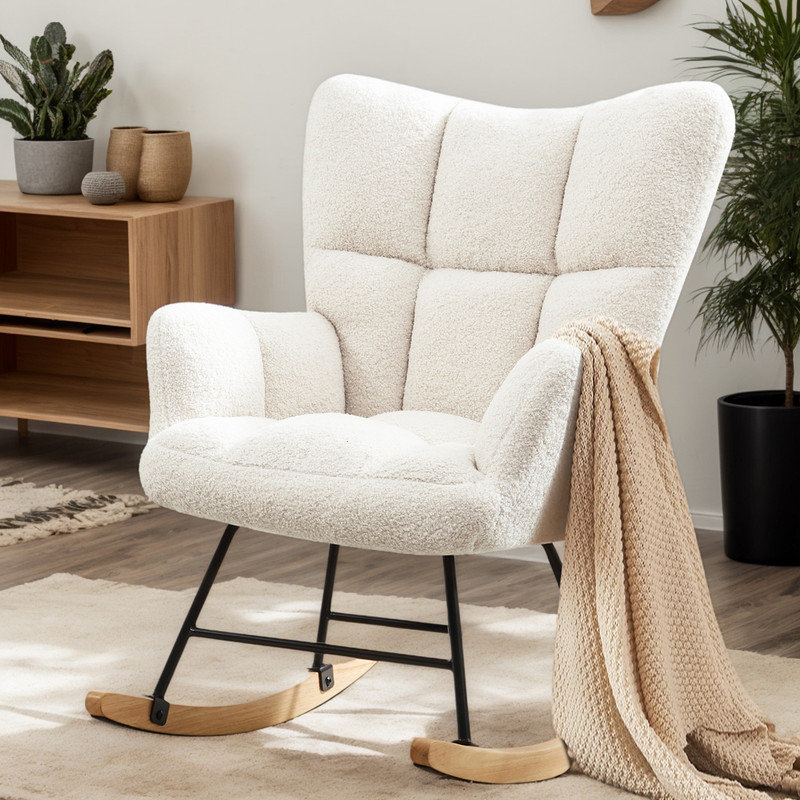 Chaise berçante rembourrée avec dossier haut Teddy, Beige