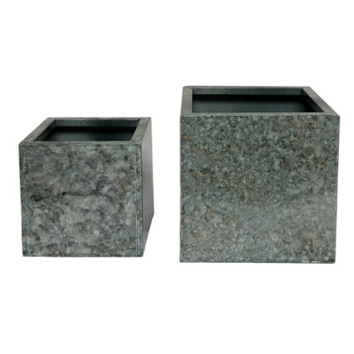 Chesler Metal Pot Planter