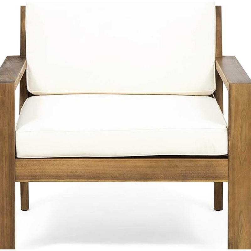 Fauteuil club à coussin avec structure en bois lisse et revêtement crème